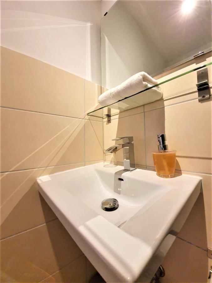 Studio Rome In Der Altstadt Lägenhet Freiburg im Breisgau Exteriör bild
